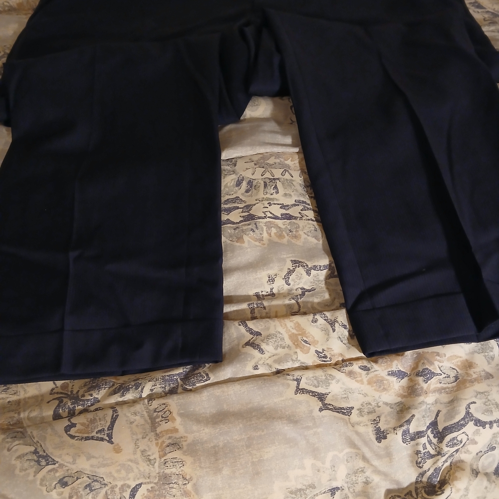 Men's Classic Black Sport Jacket. Blk Pants 44/32. Blk Tie.